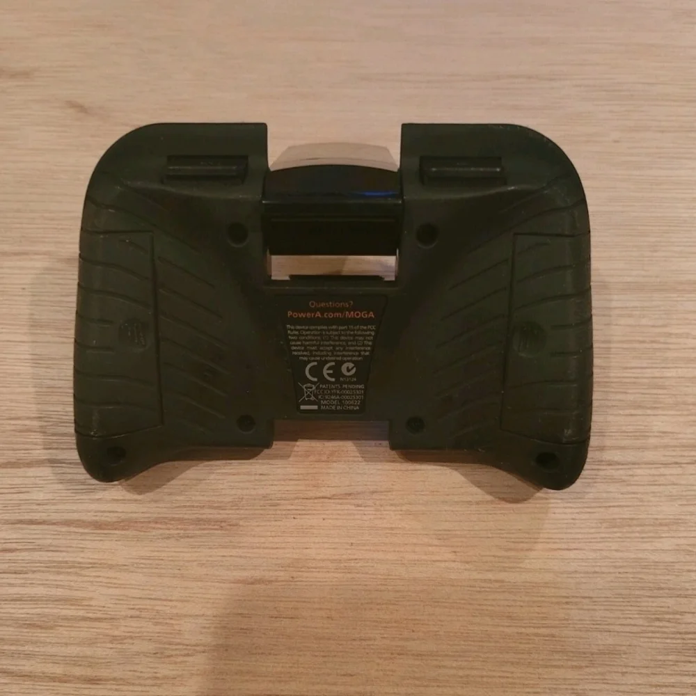 MOGA Mobile Gaming System Bluetooth Android 2.3+ Game On Anywhere 2012.